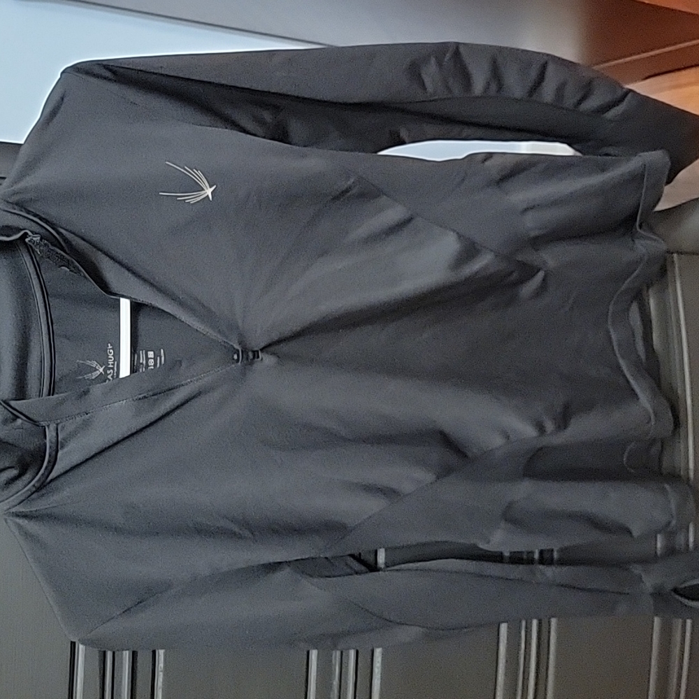 Lucas Hugh London top